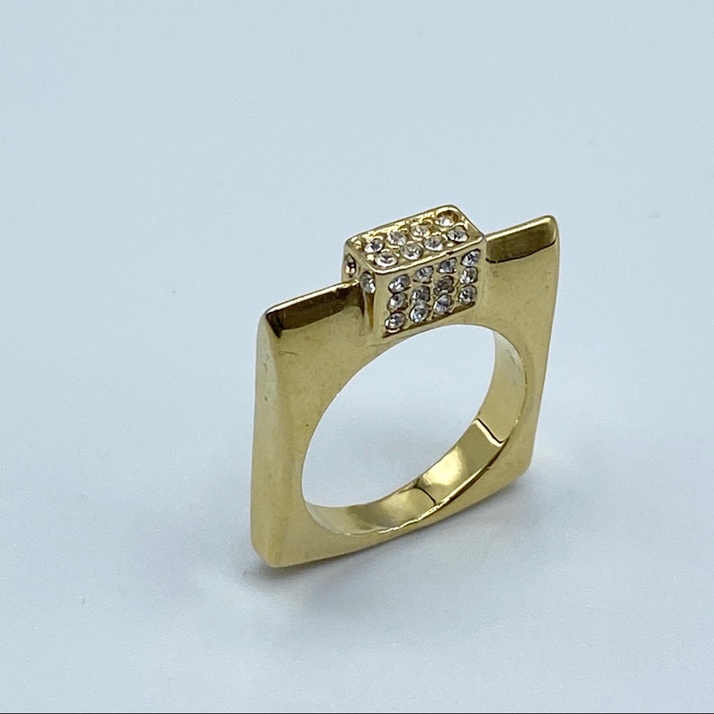 Vintage Gold-tone Square-shaped Ring with CZ Stone Size 6.5